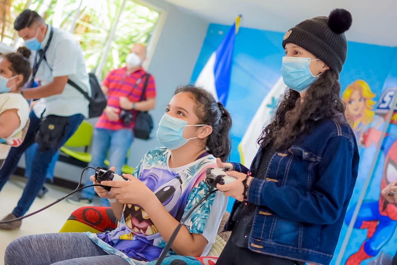 Diputados de la Bancada Cyan participan de la inauguración de sala de videojuegos para pacientes del Hospital Bloom diputados-de-la-bancada-cyan-participan-de-la-inauguracion-de-sala-de-videojuegos-para-pacientes-del-hospital-bloom
